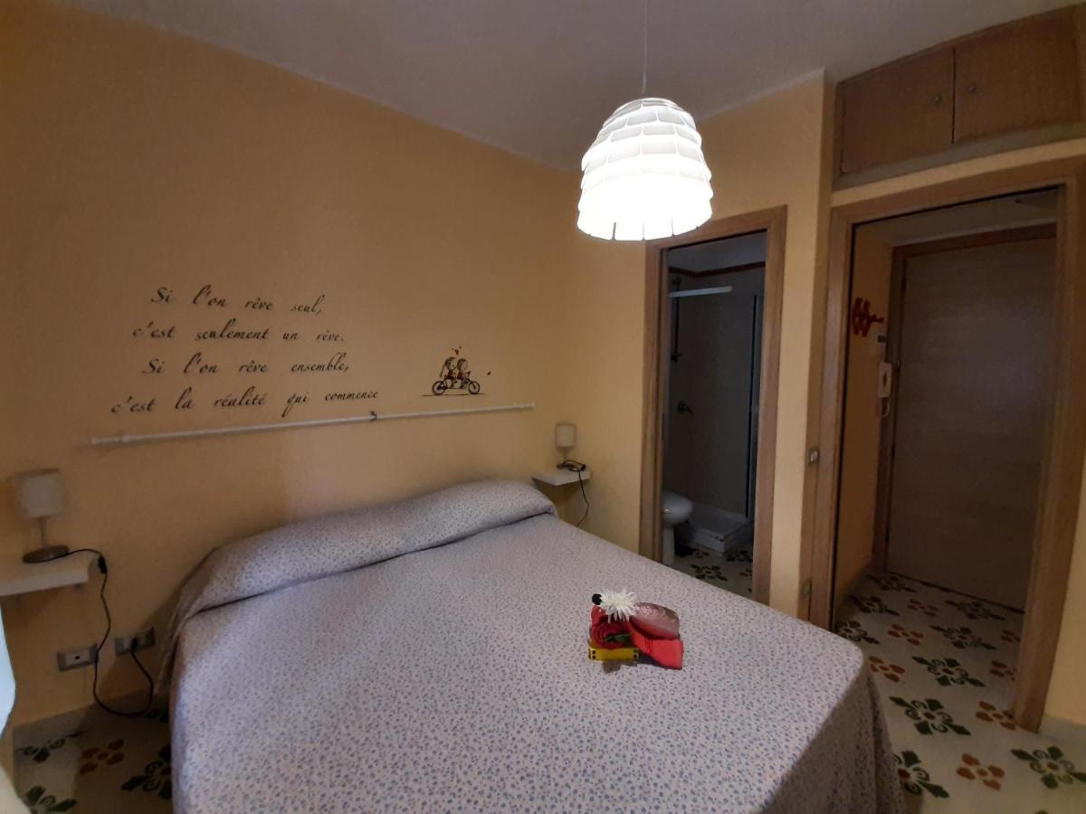 Perla Marina Apartment Чефалу Екстериор снимка