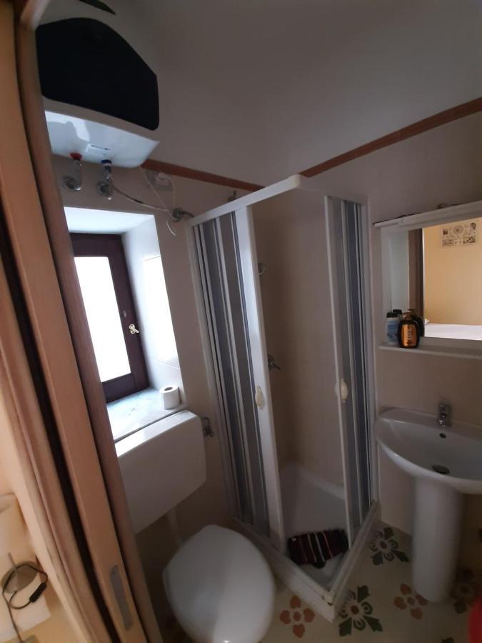 Perla Marina Apartment Чефалу Екстериор снимка